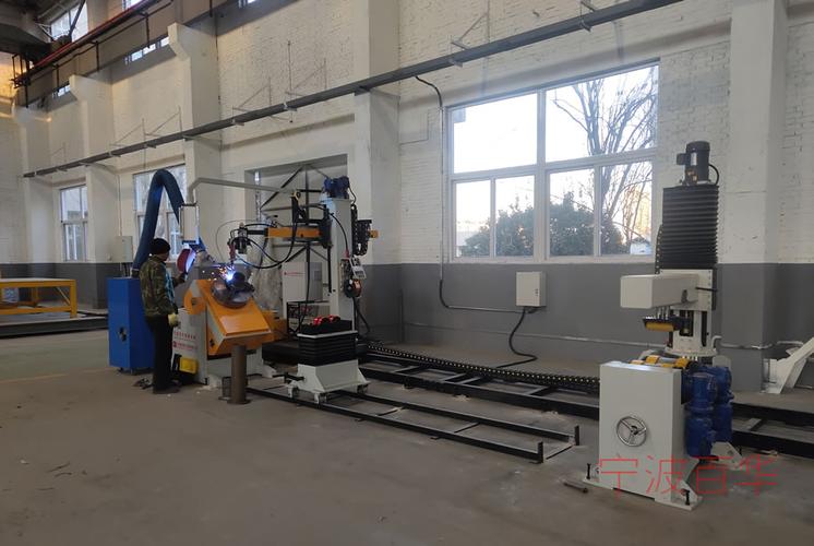天津安装工程工厂管道预制生产线:管道自动焊机和相贯线切割机